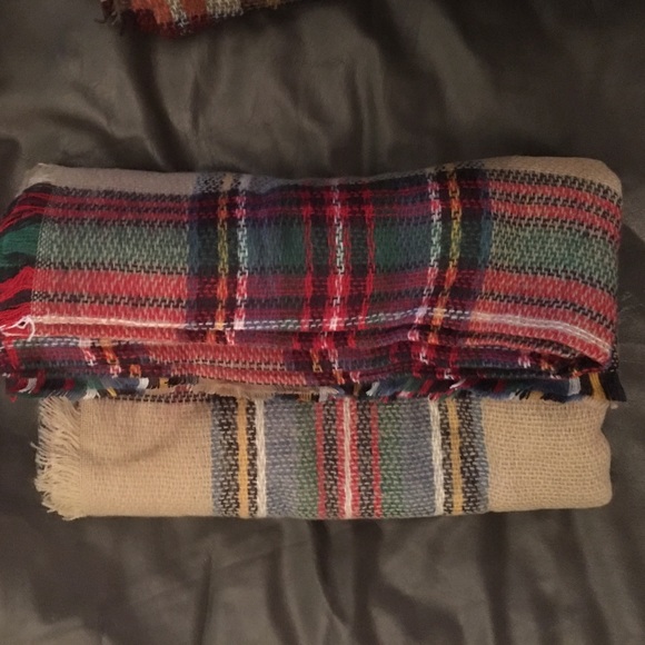 Plaid wrap , shall scarf see 4 - Picture 2 of 3